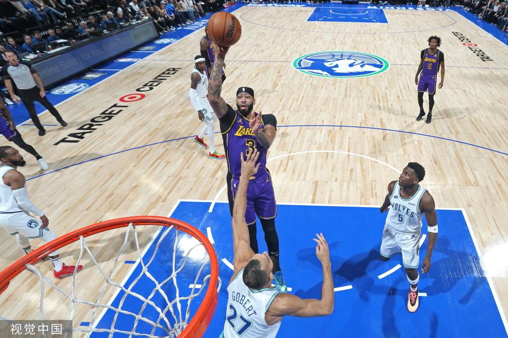 競爭激烈的 競爭激烈的