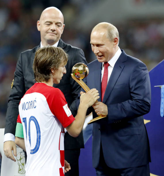 英媒：若滕哈赫离开曼联，拜仁、药厂等3队均有意请他执教.