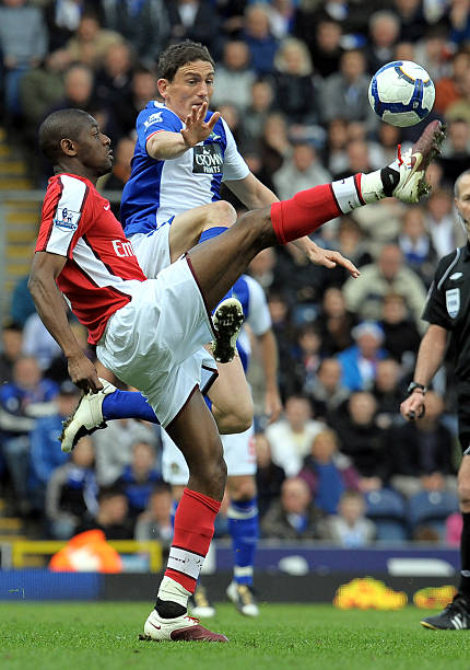 不屈斗志以 不屈斗志以