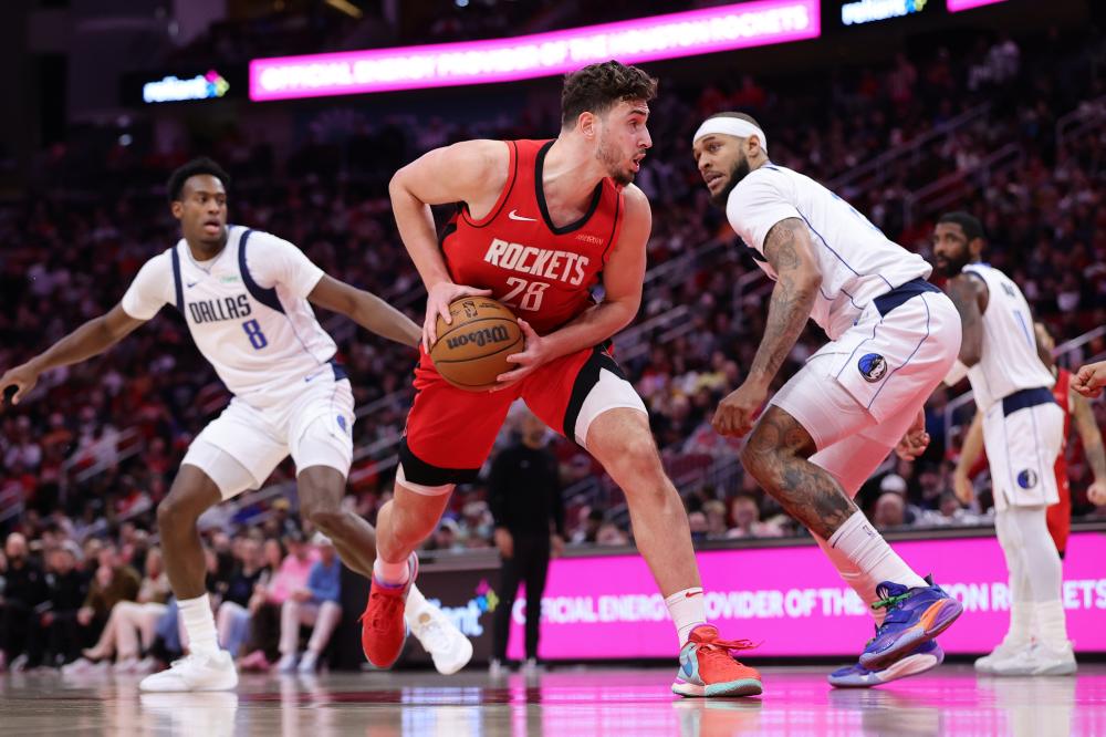 [图]浓眉36+15+8小萨6犯离场 赛季横扫国王.